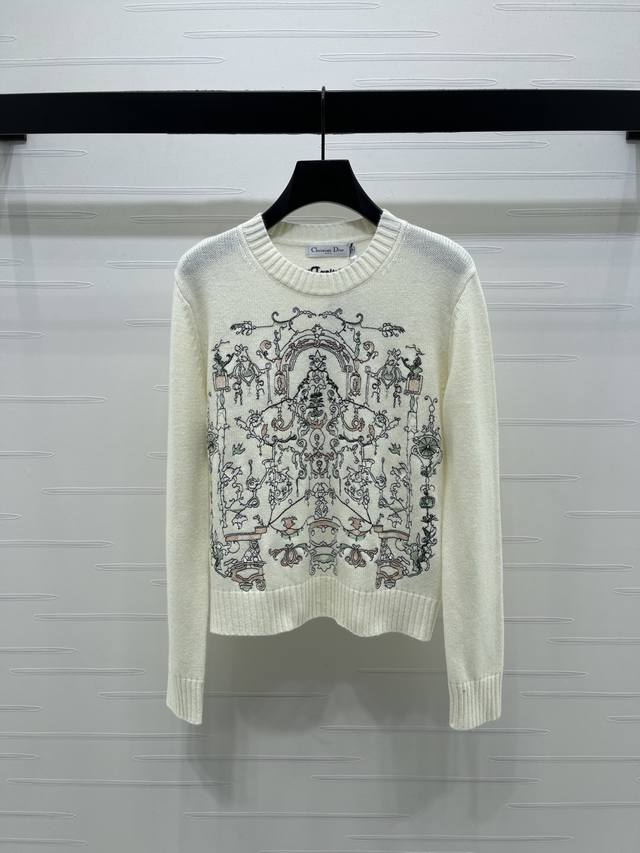 上新原单高端品质 Dio* 2025秋冬最新系列！刺绣针织套头毛衣！定制羊毛纱线织造，细腻肌理，柔软舒适，圆领针织毛衣裁剪，螺纹包边立体裁剪增添精致调性，通体细