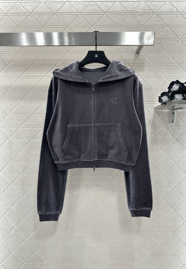 Alexander Wan*2025新品上架 连帽烫钻丝绒外套长裤套装 定制Yb进口丝绒材质，质感光泽，垂感十足，连帽短款拉链外套版型，通体百搭素色，立体胸腰廓