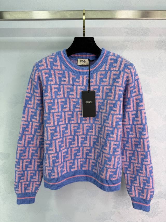Fend* 2025秋冬新款双F提花套头长袖毛衣！定制马海毛混纺材质织造 质感高级 通体满印双F提花色彩层次碰撞 彰显华丽的品牌调性 穿脱更方便协调 满足休闲日