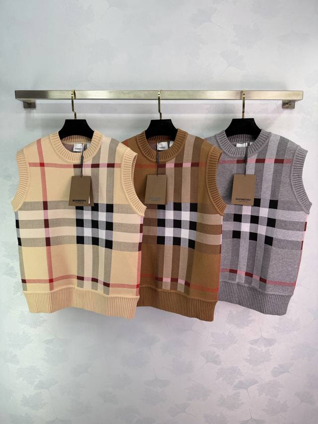 Bu*25秋冬新款经典格纹针织背心 采用美利奴羊毛，柔软又保暖，秋冬必备3色3码Sml T226B.