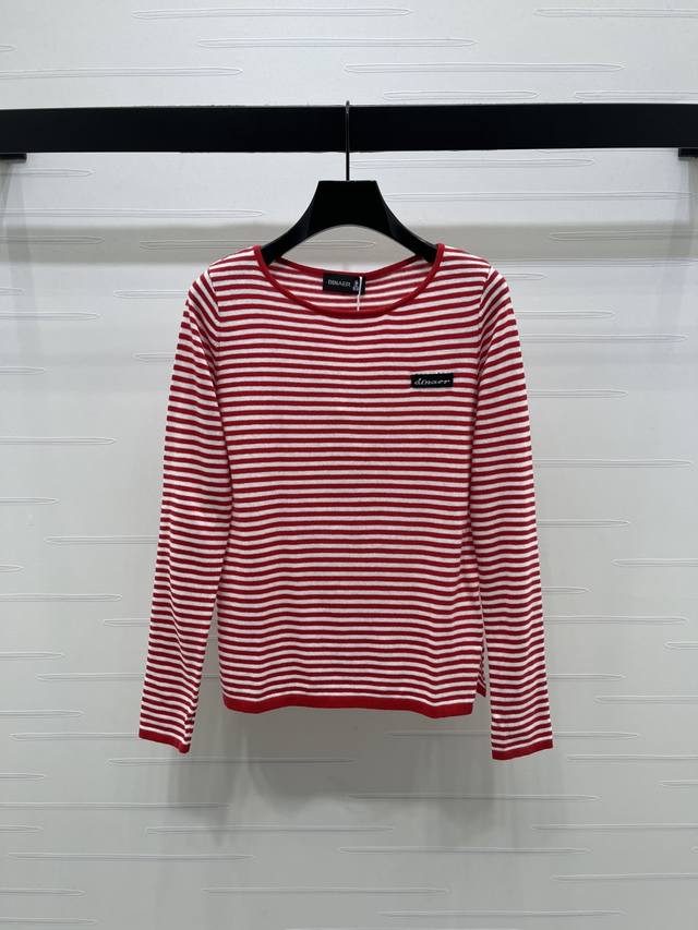 上新原单高端品质 Dinae*2025秋冬最新系列！条纹圆领针织长袖！定制羊毛纱线织造 柔软舒适 洋气显瘦 圆领长袖上衣剪裁 通体条纹撞色文艺感十足 胸前字母钩