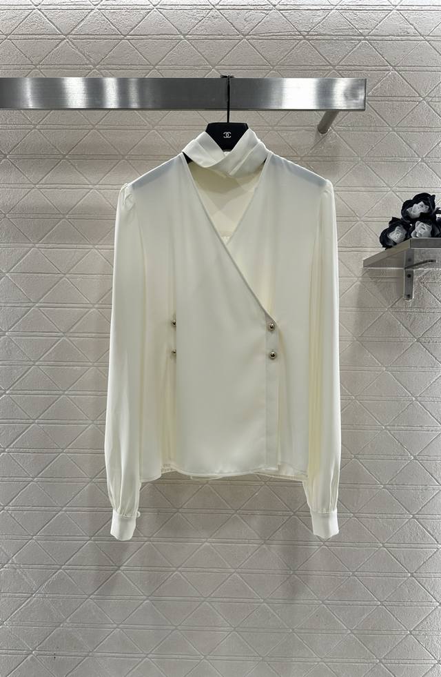 Louis Vuitto*2025新品上架 围脖气质衬衣 定制Yb进口斜纹稠材质，质感光泽，垂顺舒适，围脖气质衬衫版型。宽松直筒廓形，大身素色正肩版型，配合前襟