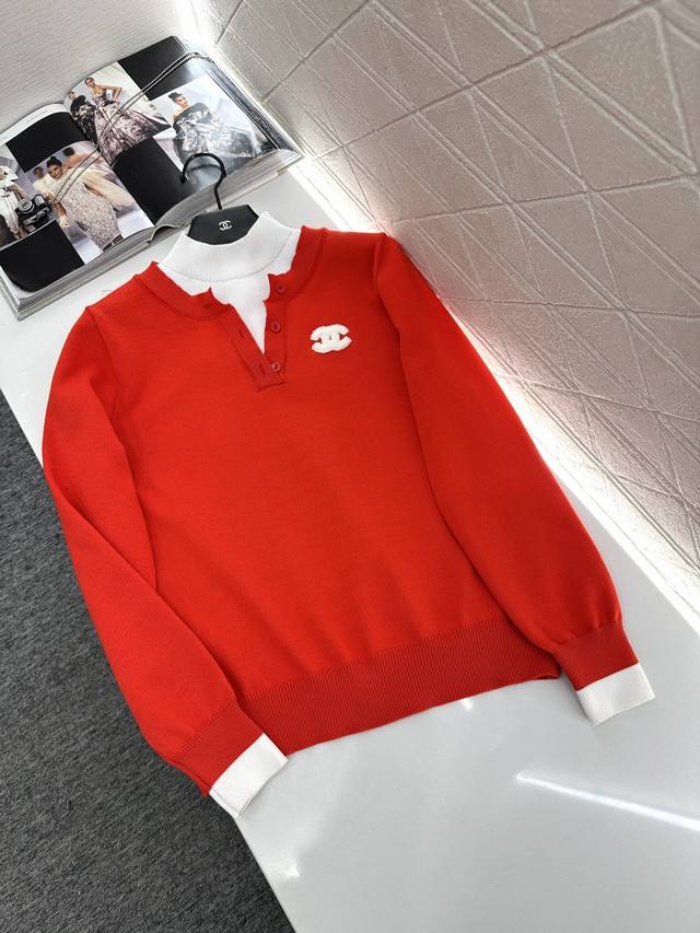 Chane*2025新品上架 立领撞色假两件针织毛衣 定制Yb羊毛纱线织造，质感高级，舒适柔软，立领针织撞色毛衣剪裁，通体细腻竖坑条针织肌理，内里高领外层圆领半