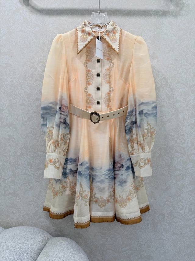 Zimmerman*兹 默曼 26早春新款航海系列 定位花帆船印花绝绝子 翻领长袖超美腻的连衣裙来袭 前襟单排扣袖口收紧变成泡泡袖 腰部配送定制本布腰带 定制贝