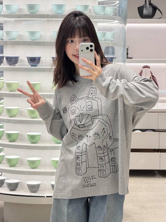 Loew* X Louis Wain联名新款 怪趣猫咪刺绣灰色长袖T恤丨独家Yb开发！高版出品！标志性的几何线条猫咪刺绣，抽象笔触自带复古艺术感，左胸还有标志性