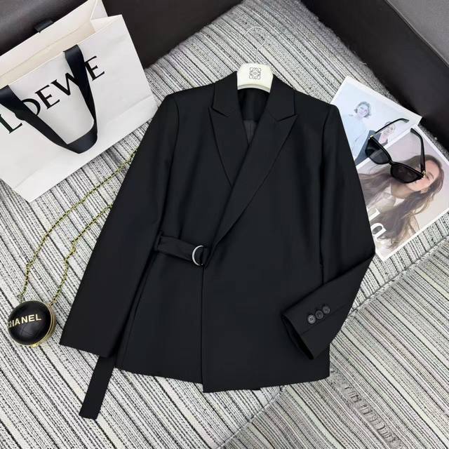强烈推荐 26年早春系列 Loe*新款系带西装外套 两色Sml .