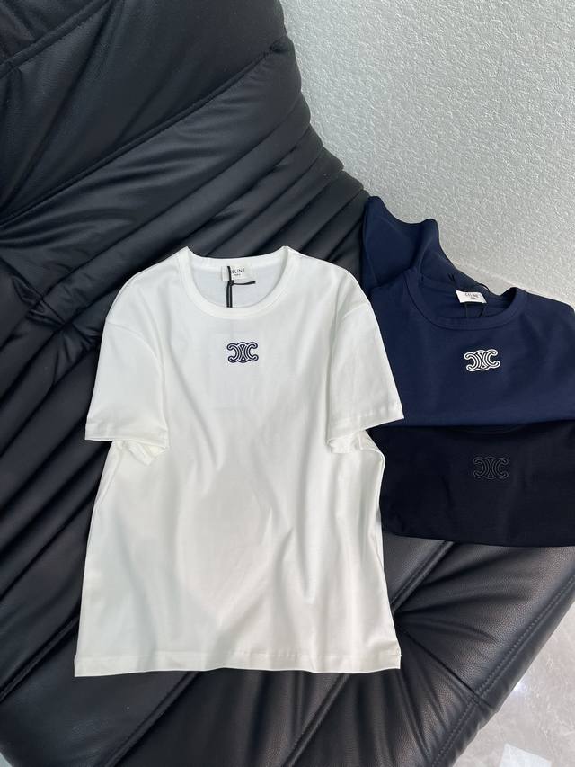 Celin*26早春新品小刺绣短袖T恤 精致版型上身巨显瘦！ 定制最新工艺 低调奢华！ 时髦精必备单品解锁所有穿搭！ 认准我家品质！经典单品时髦又高级 经典版型