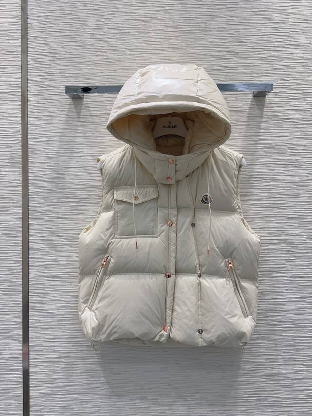 Moncle*2025Fw新款羽绒服马甲 整体保暖效果拉满，独特设计款羽绒服 休闲时尚，经典Logo完美点缀 码数1-2-3 1码 肩宽46 胸围122 摆围1