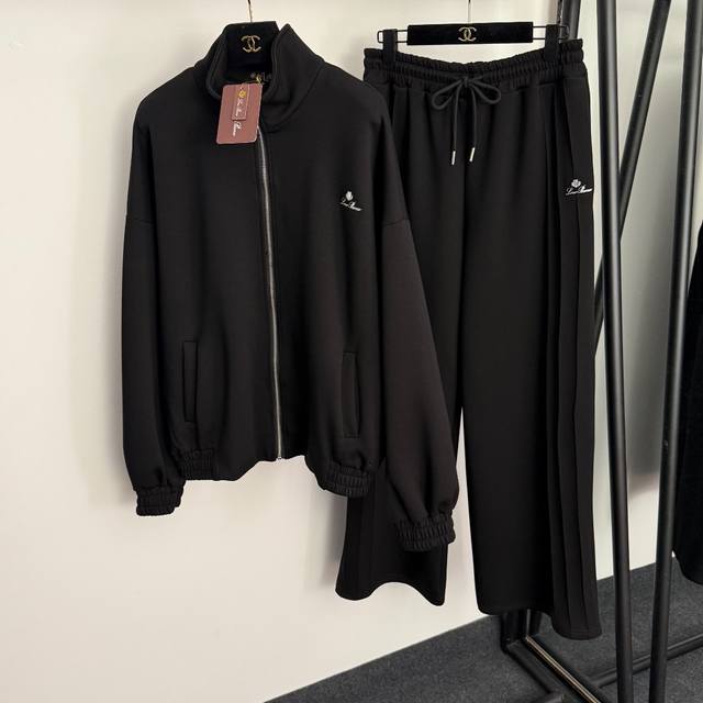 款号20257653 Loro piana*新款运动套装，胸前Logo字母立领长袖拉链外套+松紧腰休闲阔腿长裤，黑色，棕色，深蓝色，玫红色，S-Xl, Xl码：