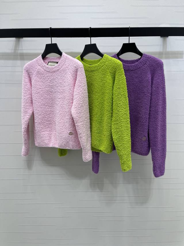 上新原单高端品质Gucc* 2025秋冬新款系列！落肩套头针织长袖毛衣！定制羊毛混纺纱线材质织造，柔软舒适，质感高级，密度细针织造，圆领落肩针织毛衣剪裁，穿出慵