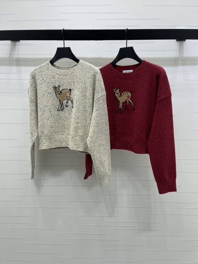 上新原单高端品质 Chane* 2025秋冬最新系列！小鹿字母针织长袖！定制羊毛纱线材质，亲肤柔软，透气舒适，常规套头针织毛衣裁剪，略带有弹力，呈现显瘦视觉效果