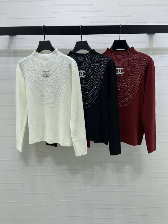 上新原单高端品质 Chane* 2025秋冬最新系列！高领针织套头毛衣！25Coco滑雪系列 定制羊毛纱线织造，质感细腻，穿搭舒适，高领套头毛衣版型，以弹力坑条