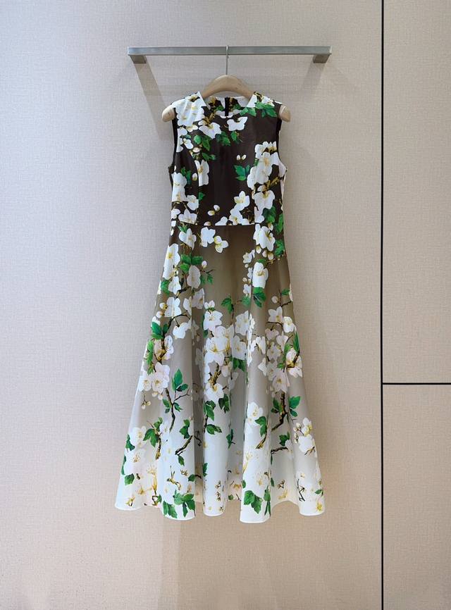 Oscar De La R*E*N*T*A 2025新品 纯棉材质定位印花连衣裙，圆领后置拉链, 无袖伞形裙摆 ，2测并设有口袋，洁白繁花与翠绿枝叶肆意舒展，优