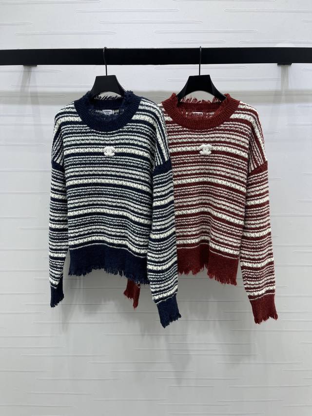 上新原单高端品质 Chane* 2025秋冬最新系列！撞色条纹流苏边套头毛衣！定制羊毛混纺纱线织造 柔软亲肤 舒适有型 长袖毛衣剪裁 通体两色钩针条纹碰撞形成层