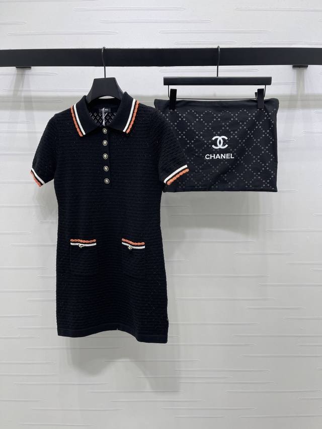 上新原单高端品质 Chane* 2026早春最新系列！撞色翻领针织短袖裙！定制羊绒纱线织造，密度细针织造，软糯质地，舒适亲肤，翻领半开襟针织短袖裙剪裁，大身横向