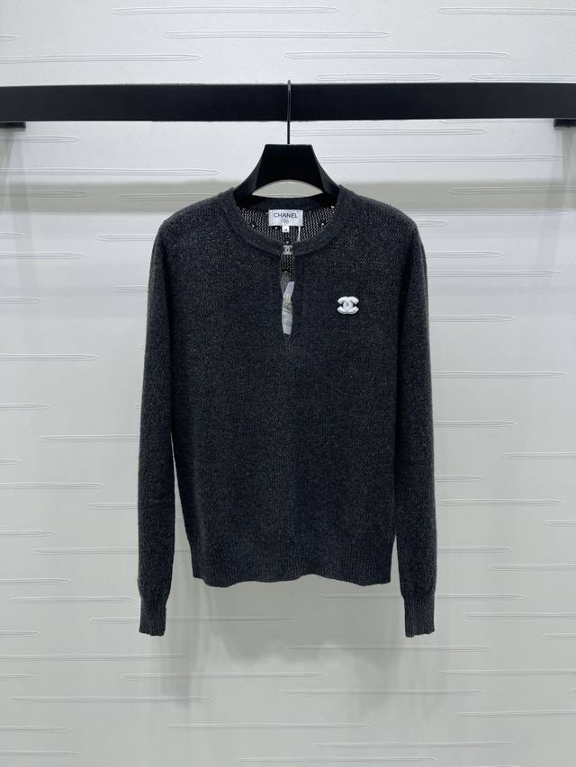 上新原单高端品质 Chane* 2026早春最新系列！镂空针织长袖！定制全棉纱线织造 质感高级舒适 针织长袖毛衣剪裁 通体镂空肌理清新 袖口下摆螺纹包边包裹 更