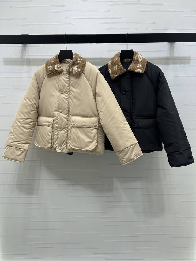 上新原单高端品质Louis Vui*Ton 2025秋冬最新系列！翻领棉服外套！定制进口尼龙材质 内里衔棉处理 整件轻盈保暖 防风御寒效果绝佳 领口线圈绒毛明显