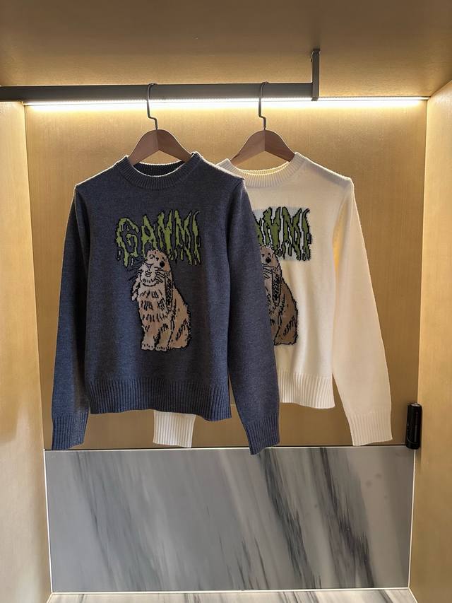 灰色 米白 2色～ 灰色是我的一眼爱！相信我这件闭眼留好了！灰色的毛衣本身就是很百搭且不挑人！是不费力搭配的刚需！ 不知道选什么就选它好了 不会让你失望 米白色