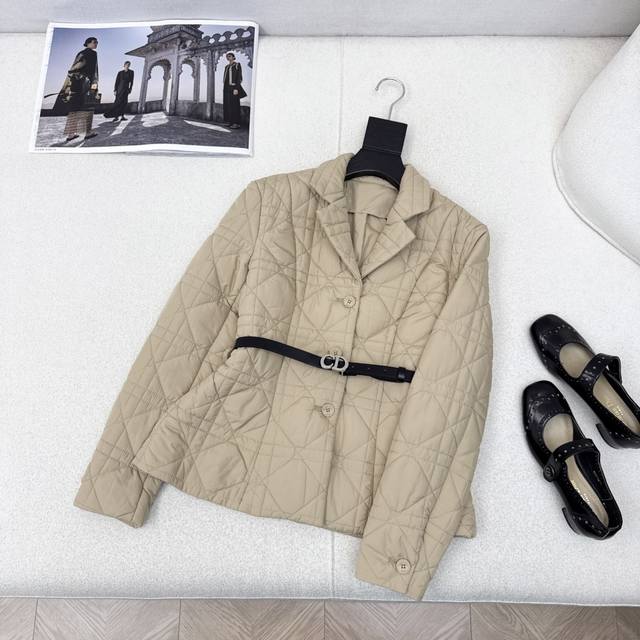 独家首发 Cd 25Ss 秋冬最新款戴妃藤格纹衍缝夹棉外套减龄少女气质 西装版型帅气又时髦 完美演绎摩登高级的气质女神 进口记忆尼龙面料夹棉质感挺阔版型上身巨显