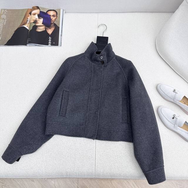 独家款～ Bc 25Ss 秋冬最新款高级极简风双面尼外套叠搭神器 纯手工制作双面尼羊绒羊毛面料 落肩袖设计 优雅知性气质温柔 进口羊毛尼质感挺阔有型 不挑人版型