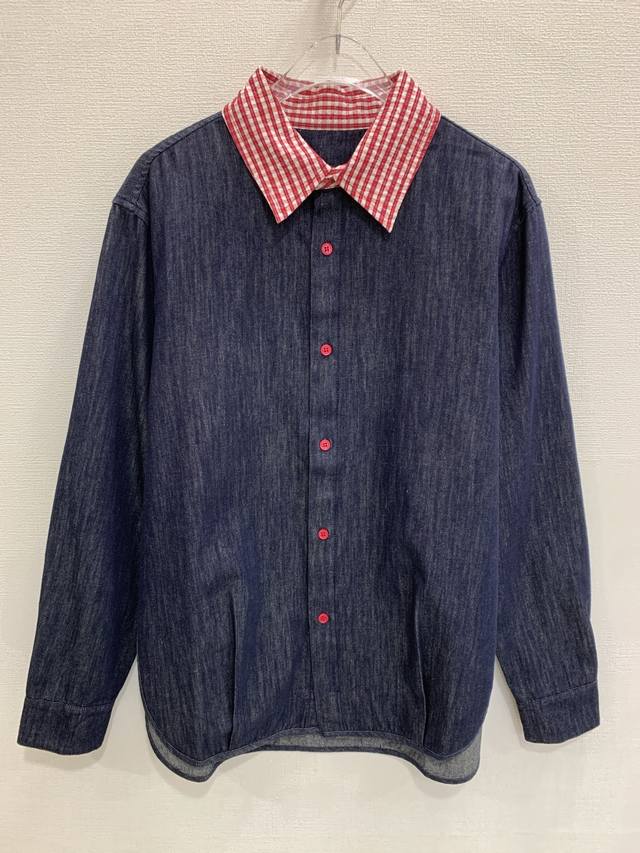 复古风 减龄时髦 撞色格纹翻领薄款牛仔衬衫 码数：S M L 码 S码:胸围110 肩宽44 袖长60 衣长70