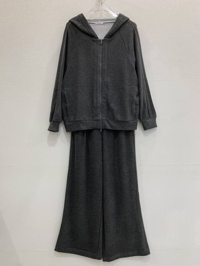 Brunello Cucinell* 简约风 松弛感 超软糯舒适 竹纤维羊绒运动长袖卫衣套装 码数：S M L 码 S码:胸围110 衣长63 裤腰围64+ 裤