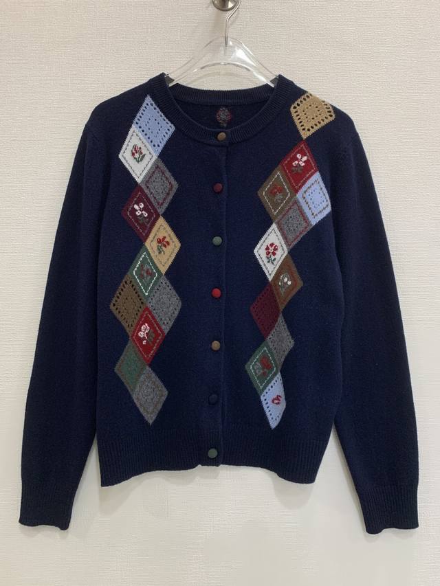Erdo*嵌花菱格印花 羊毛针织开衫 码数：S M L Xl M码:胸围92 衣长58