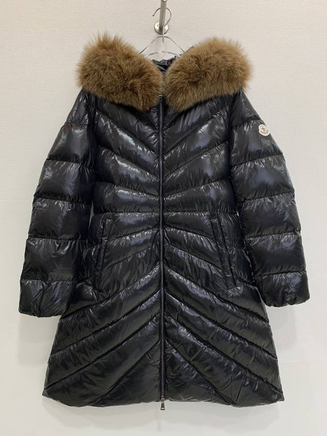 Moncle* 高级优雅 奢华风 超大狐狸毛领连帽中长款羽绒服外套 码数：1 2 3 4 码 只有黑色 1码:胸围100 腰围80+ 肩宽40 衣长 92