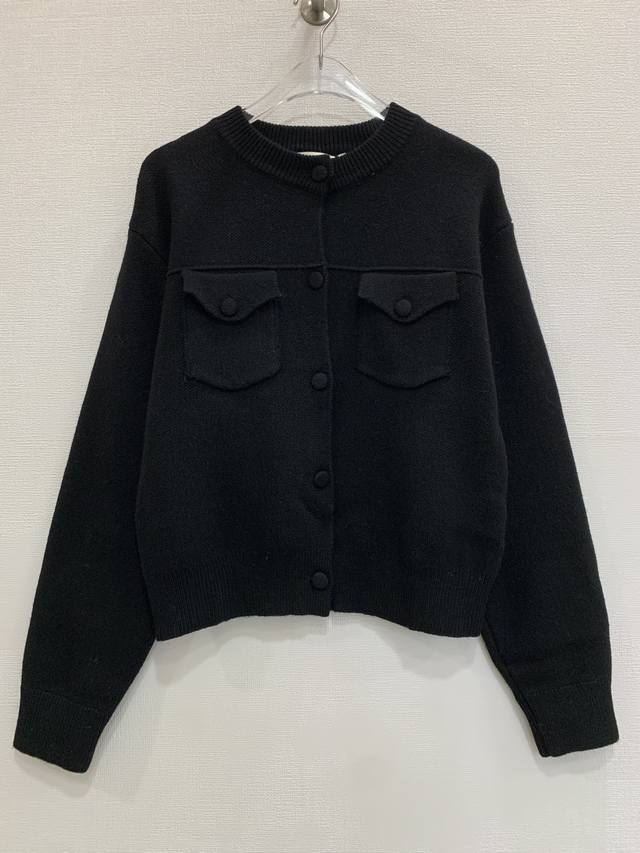 Fend*25新款 羊毛针织开衫 码数：36 38 40 38码:胸围92 衣长55