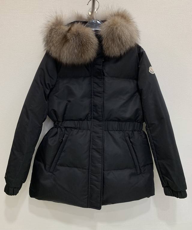Moncle*秋冬新品 狐狸毛领 松紧腰 修腰款羽绒服外套 码数：1.2.3.4码 2码:胸围96 腰围80+ 肩宽41 袖长60 衣长70