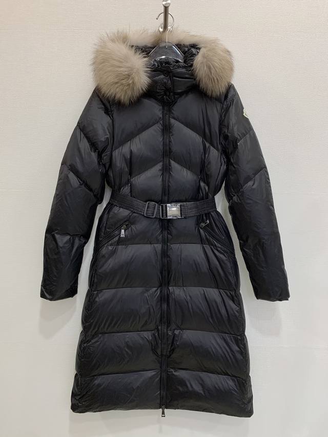 Moncle* 高级优雅 百搭保暖 狐狸毛领连帽收腰长款羽绒服外套 码数：1 2 3 4 码 3码:胸围92 腰围88 肩宽40 袖长68 衣长105