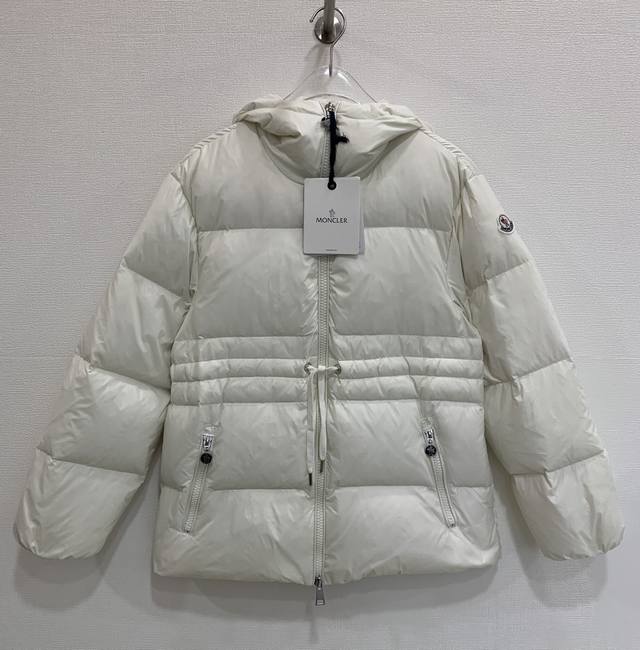 Moncle*Taleve连帽抽绳收腰中短款女士羽绒服 码数：0.1.2.3码 2码：胸围104 袖长60 衣长68