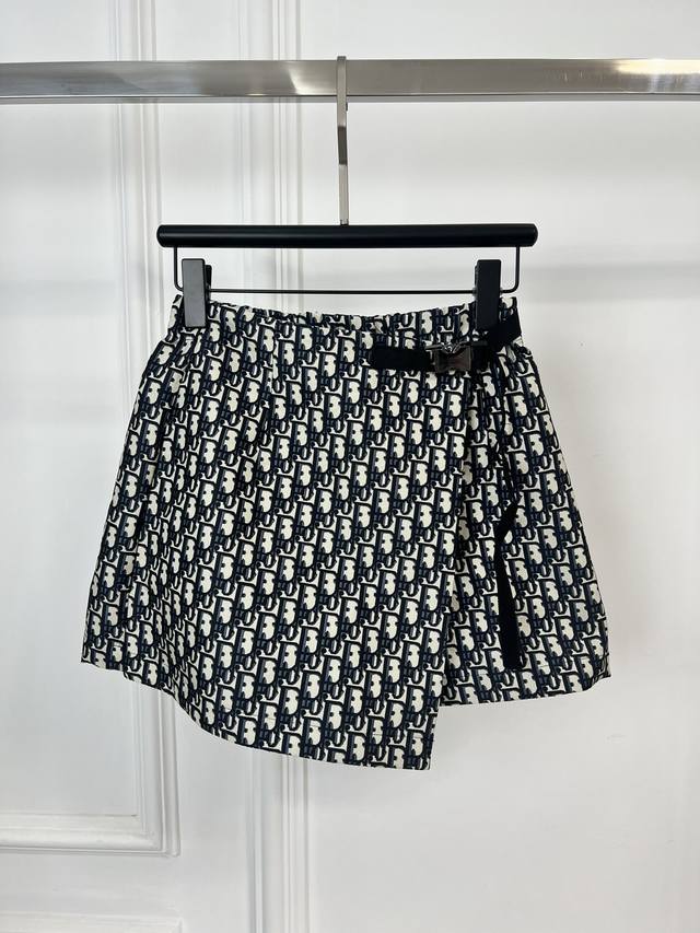 现货充足放心推 高品质 现货Dio* 度假系列提花面料搭片裤裙百搭裤裙版型高级又时髦 立体剪裁挺阔版型上身巨显瘦 白富美必备单品！拉长腿部线条老花人手必备单品