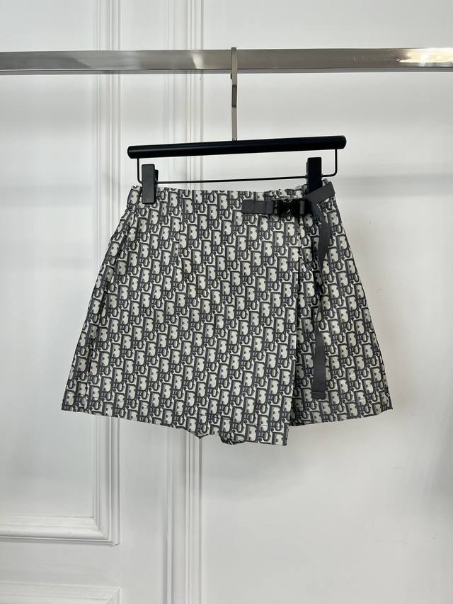 现货充足放心推 高品质 现货Dio* 度假系列提花面料搭片裤裙百搭裤裙版型高级又时髦 立体剪裁挺阔版型上身巨显瘦 白富美必备单品！拉长腿部线条老花人手必备单品