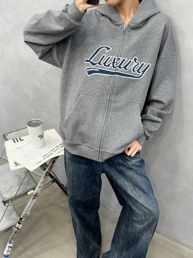 巴黎 ｜ 新款开衫卫衣，成衣洗水炒色吊磨工艺加平绣贴布绣刺绣，男女同款，尺码Sml