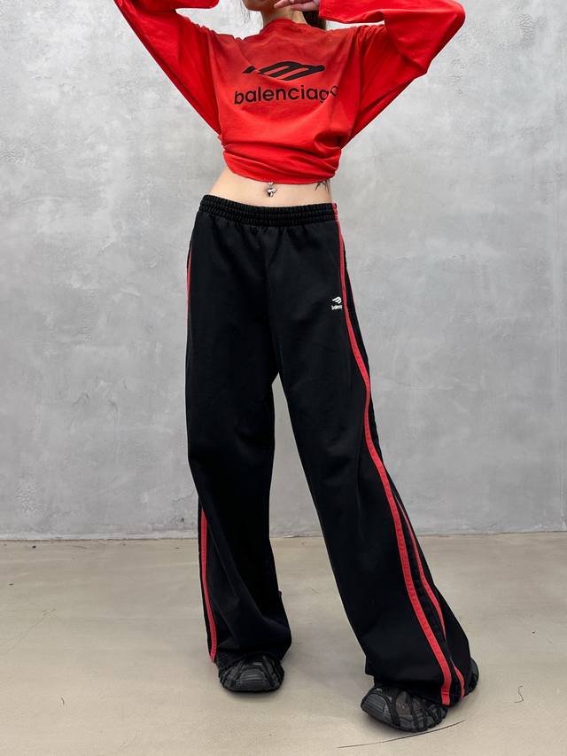 巴黎 ｜ 新款休闲卫裤，成衣洗水吊磨工艺加经典刺绣标，手工车侧杠，男女同款，尺码Sml