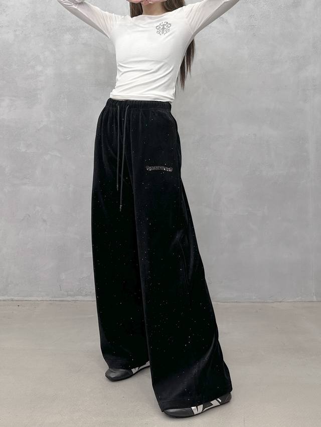 克罗心 ｜ 新款休闲裤，成衣洗水烫钻工艺，进口蜡染丝绒面料，休闲时尚，尺码Sml