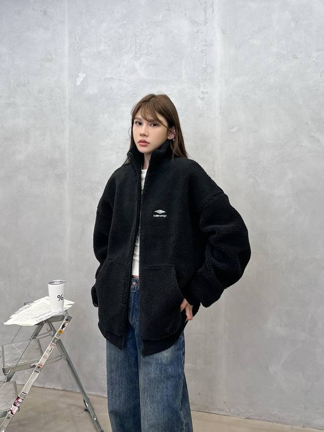 巴黎 ｜ 新款休闲外套，经典刺绣标，加厚保暖摇粒绒面料，时尚休闲，男女同款，尺码Sml