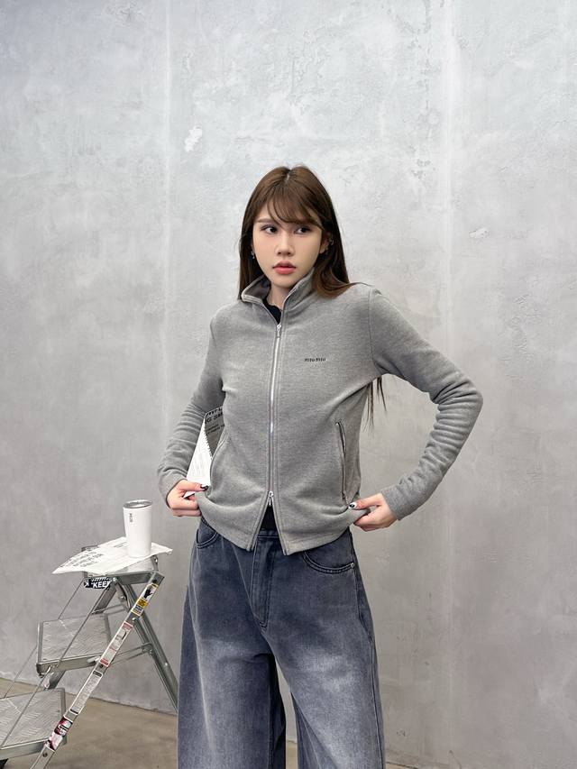 Miu ｜ 新款保暖开衫，经典刺绣标，科技保暖面料，休闲时尚，尺码Sml