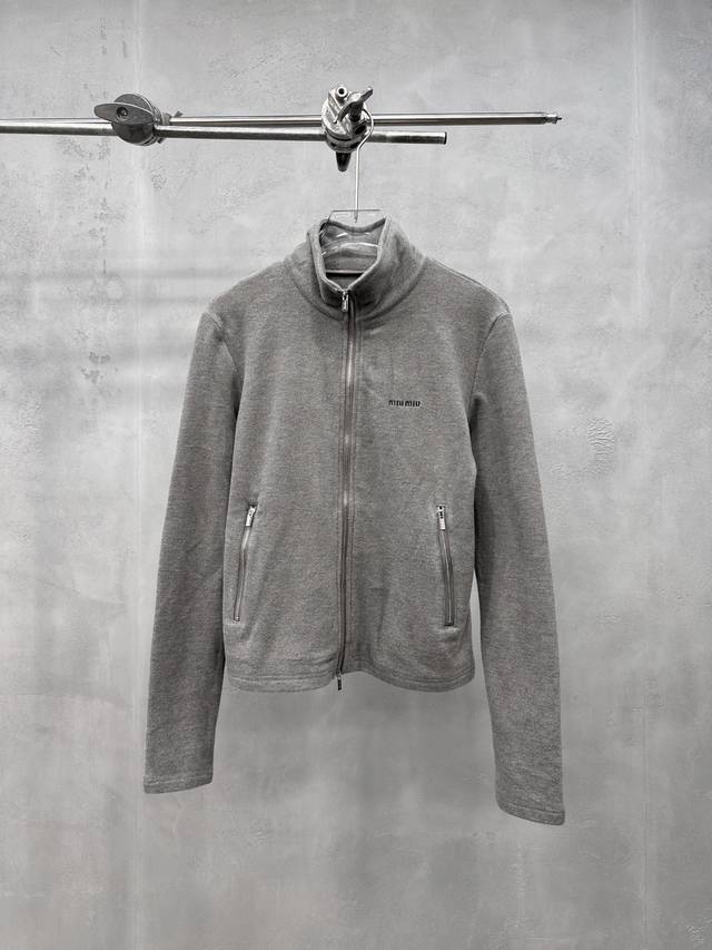 Miu ｜ 新款保暖开衫，经典刺绣标，科技保暖面料，休闲时尚，尺码Sml