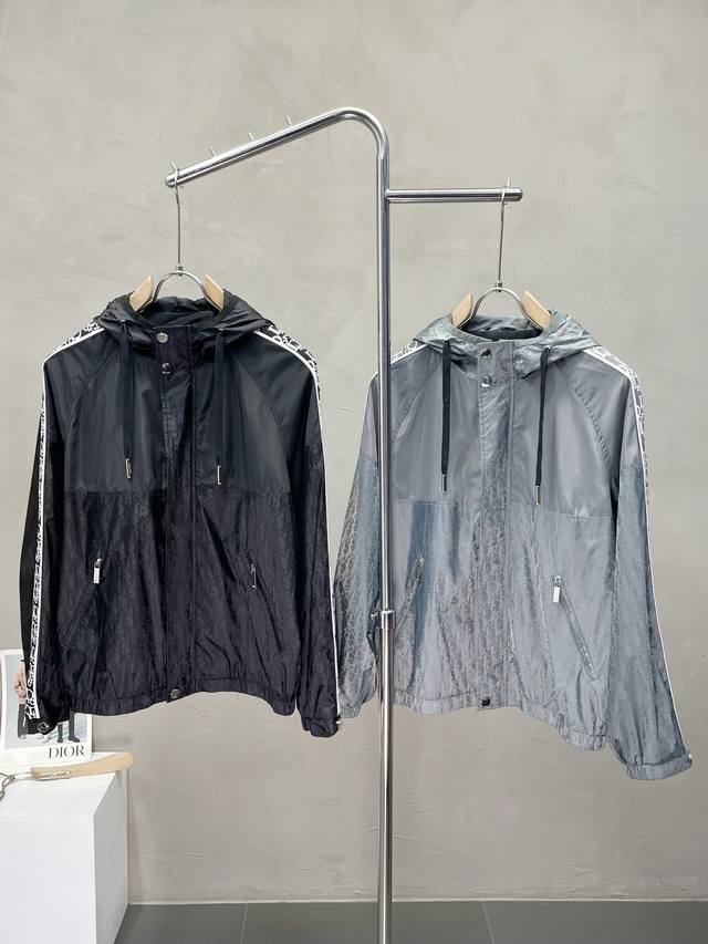 Dior迪奥独家专供新款原单男士休闲春秋连帽夹克 透气舒适 高端定制 高版本 时尚百搭爆款进口面料 手感超柔软细腻 穿着亲肤舒适 高端精品 代工厂p精细做工 上