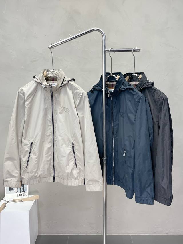 Burberry巴宝莉独家专供新款原单男士休闲春秋连帽夹克 透气舒适 高端定制 高版本 时尚百搭爆款进口面料 手感超柔软细腻 穿着亲肤舒适 高端精品 代工厂p精