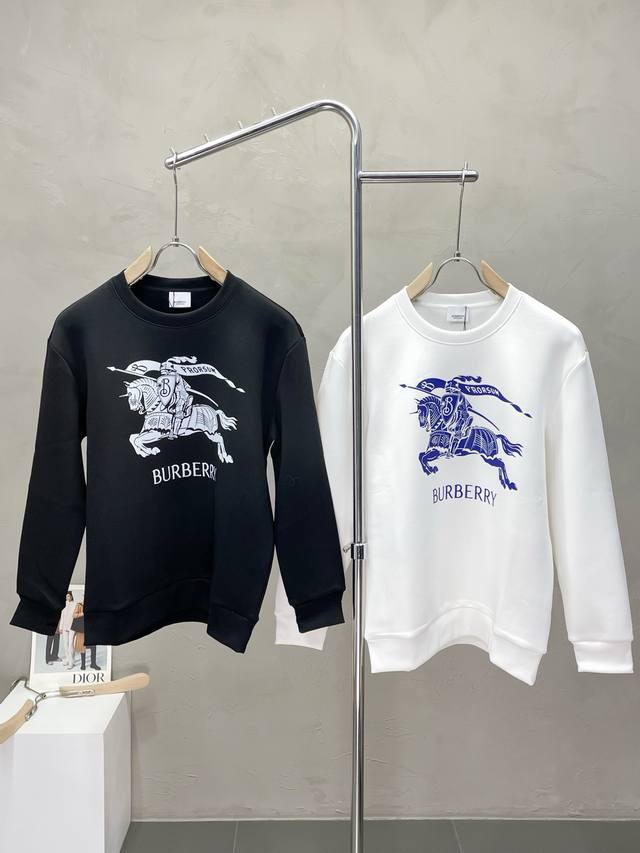 Burberry巴宝莉独家专供最新秋冬套头卫衣 经典设计与颜值爆棚的设计 品质更是无法挑剔品控可以直接入手，不容过错的高端臻品！通过细节图片便可感受到它强悍的气