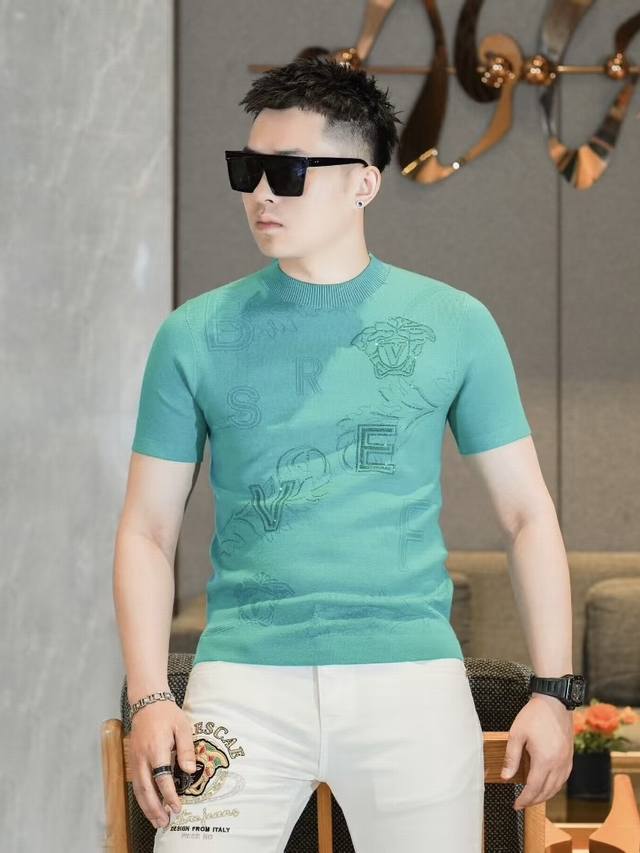 Versac*范&哲 2025Fw秋冬新品 男士时尚休闲进口桑蚕丝短袖针织衫，时髦感与时俱来,时刻以别样的姿态引人注目.客供piquet针织面料,工艺针织绗缝设
