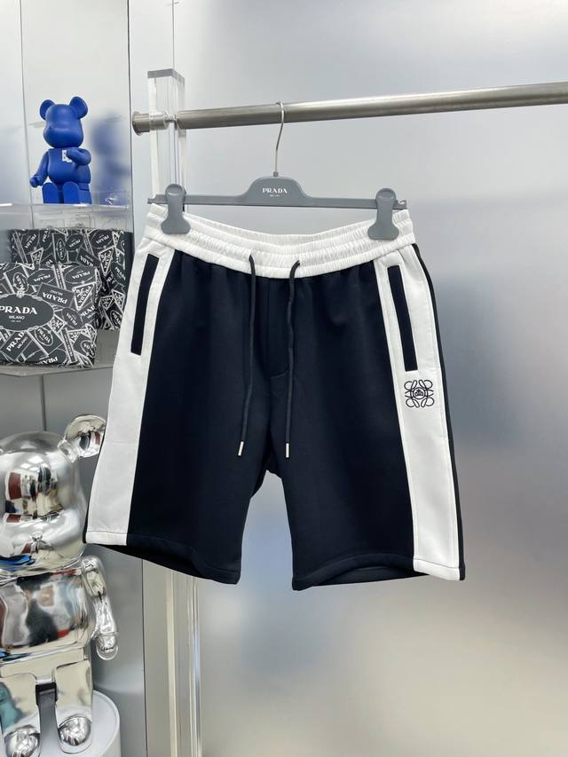 Loe 罗意威 2025Ss春夏刺绣字母工装休闲短裤 Rr 身穿着非常舒适 低调不失奢华 穿出去非常有档次 裤型款式和裁剪亦无需多言 上身精致跃然 尺码：M-3