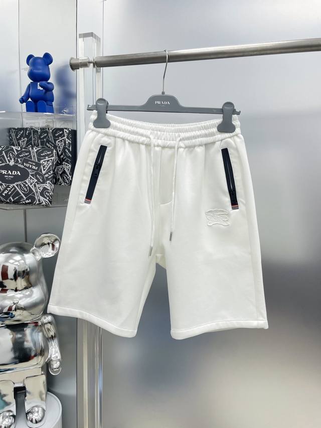 Bbr 巴宝莉 2025Ss春夏刺绣字母工装休闲短裤 Rr 身穿着非常舒适 低调不失奢华 穿出去非常有档次 裤型款式和裁剪亦无需多言 上身精致跃然 尺码：M-3