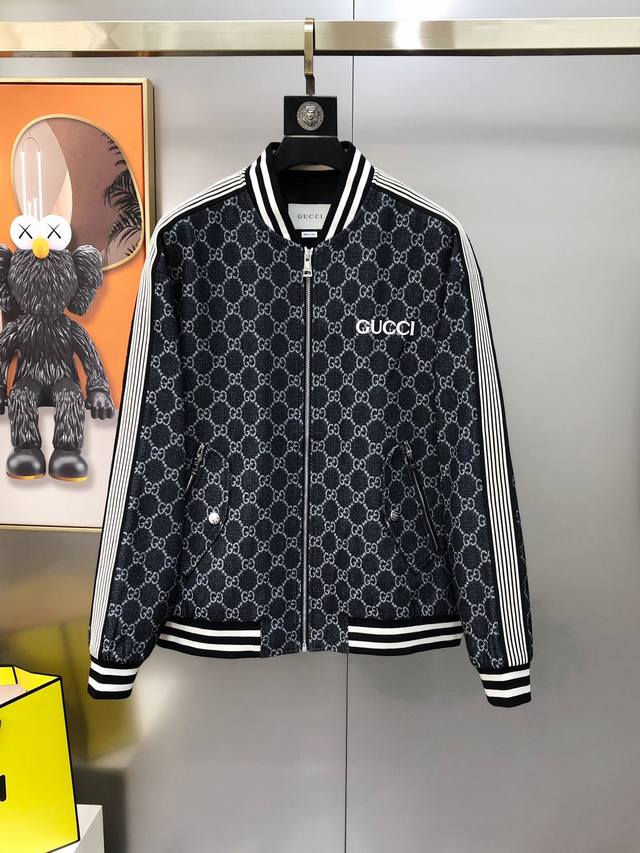 G*Cci 古齐2025早秋新款原单男士夹克 薄款棉衣外套 官网同步售卖 高版本 简约时尚百搭 爆款提花工艺 胸前绣字母Logo设计 采用原版进口丹东牛仔布纯棉