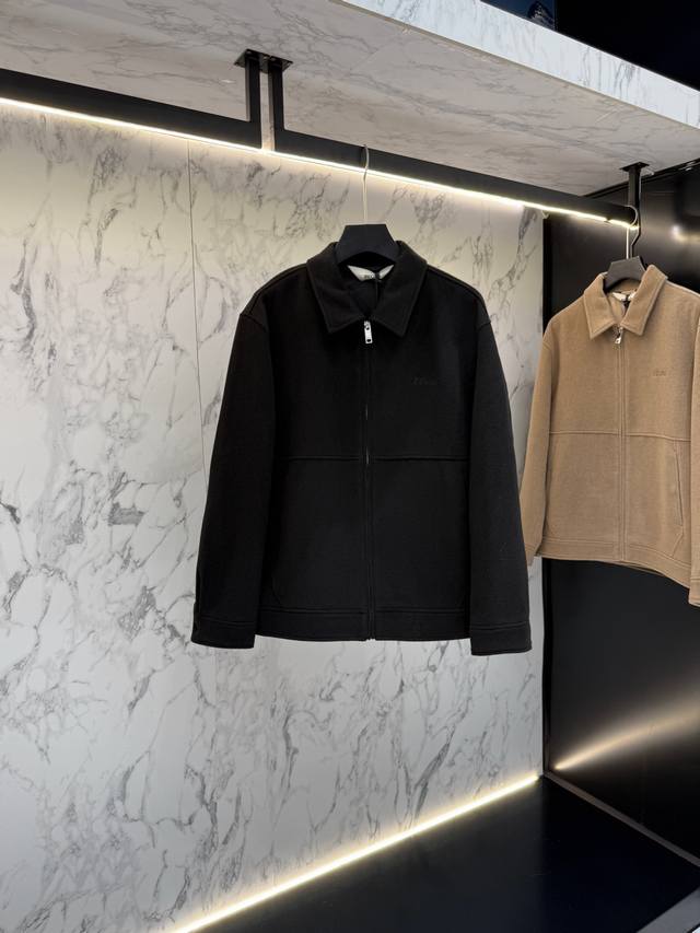 主推 Lp 呢绒 秋款2025最新款时尚设计师款衬衫处处细节显工艺足够的高级 结构性剪裁的设计改变来展现男士多样的形象变化，修身利落、剪裁合体，满足时下正流行的