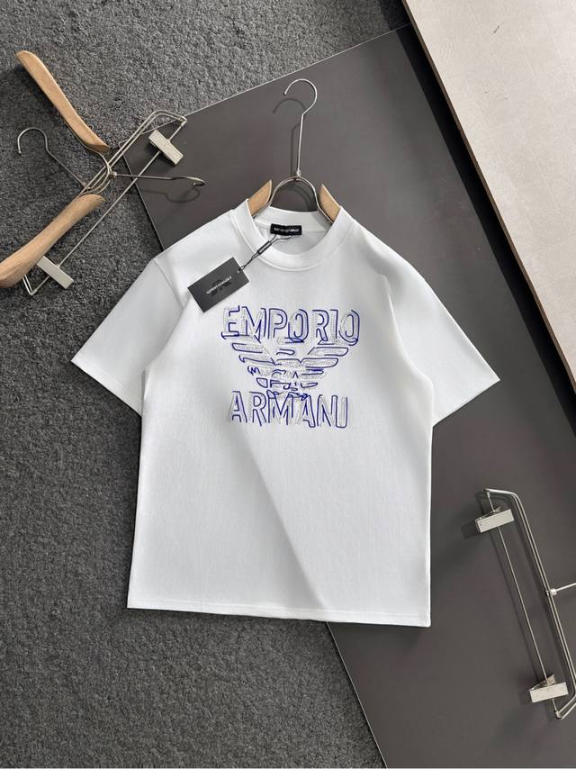 Ea 2025Ss春夏最新款圆领时尚短袖T恤，官网同步，专柜纯棉面料！贴肤舒适，耐看又好穿，经典简约Logo设计，原厂工艺一丝不苟，型男必备单品 码数M-4Xl