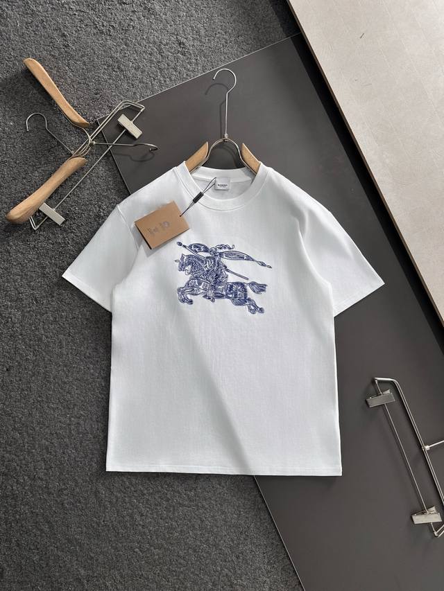 Bbr 2025春夏款顶级进口私货，高端黑白双色立体线绣骑士圆领短袖，潮流元素融合专柜款，时尚不失奢华 品质毋庸置疑 上身效果超赞，奢华官网同款 码数S-L